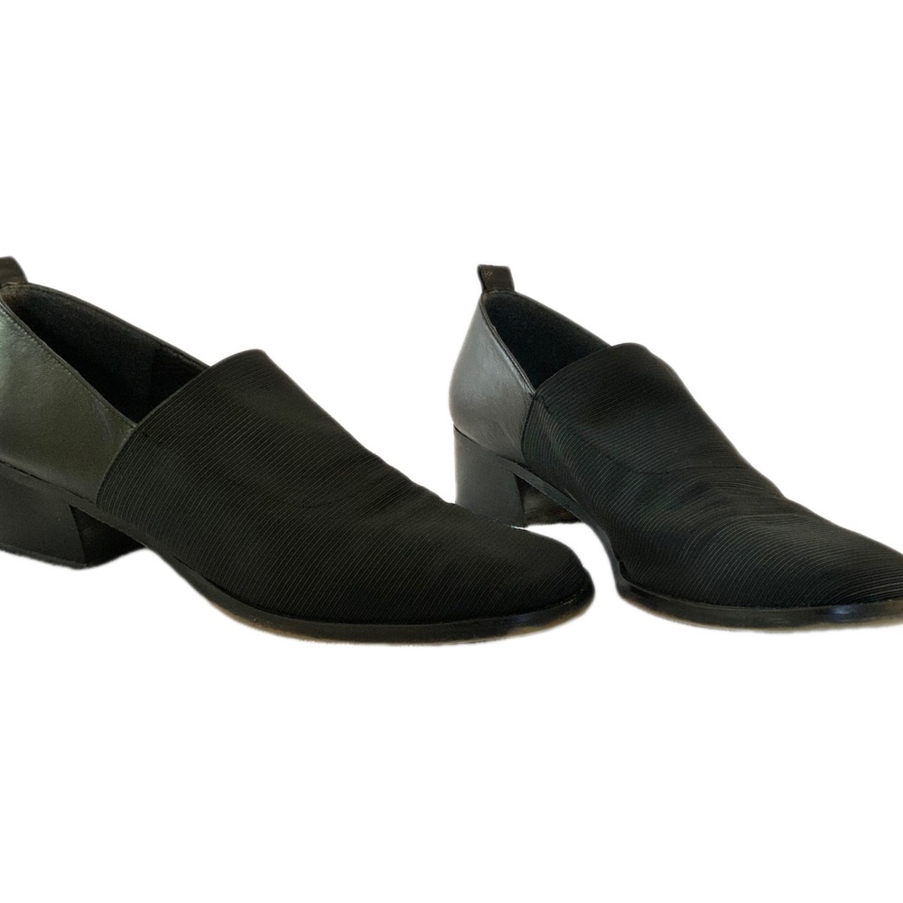 Donald J. Pliner Women’s Shoes 8.5 N Black Elastic Leather Block Heel Slip On